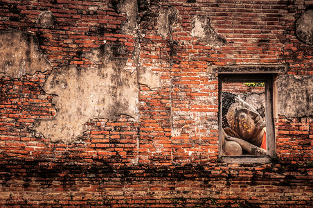 被摧毁的布迪达雕塑在普塔萨万神庙秋天图片