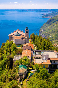 意大利伦巴第lagodigarda立面图上方的madonnadimontecastellohermitage背景图片