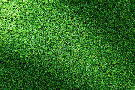 累计四黄末轮停赛！姜至鹏背后伸腿踢中高天意裆部，被黄牌警告