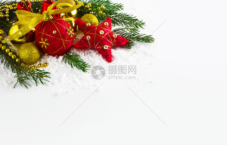 圣诞节背景有金珠和圆枝圣诞节背景有红色装饰品复制空间图片