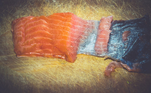 和美味的生鲑鱼片关闭了历史背景图片