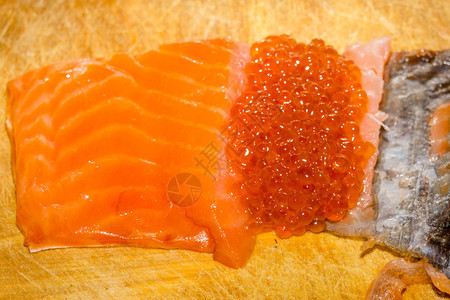 三文鱼和鱼子酱图片