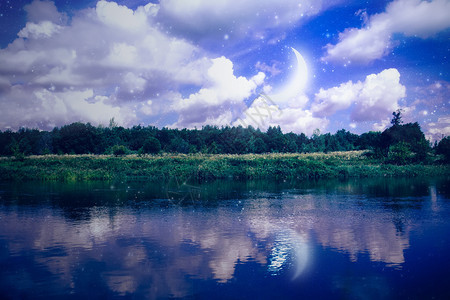 农村森林靠近河流夜间风景有新月照片操作经编辑的颜色图片