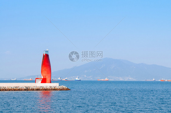Yosu浮游港现代红灯塔图片