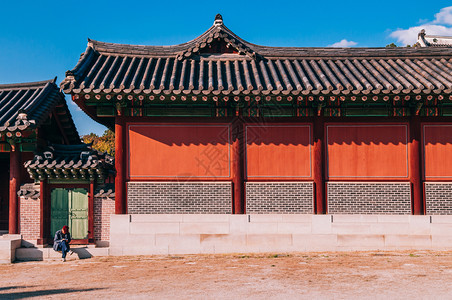 韩国建筑2013年月27日科罗亚南边红色的墙背景
