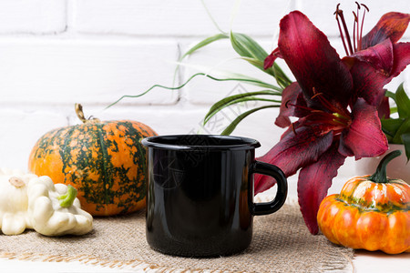黑火营咖啡杯甘蓝南瓜和红百合空杯子用来促销设计图片