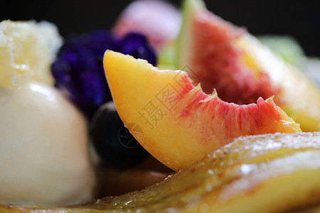 甜点烤华芙饼果实子葡萄莓香草冰淇淋品味图片