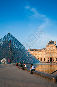 201年6月8日francelouvr金字塔的游客图片