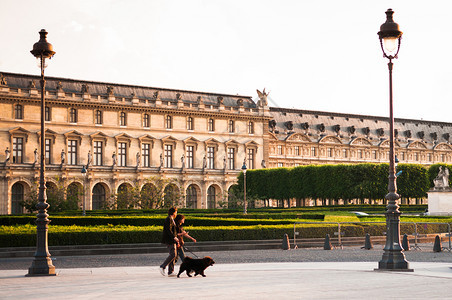 201年6月8日法国巴黎晚间louvre博物馆最著名的法国巴黎博物馆的游客图片