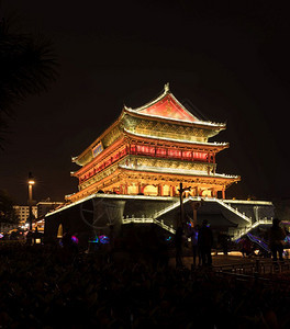 深西省xian的钟楼晚上照亮图片