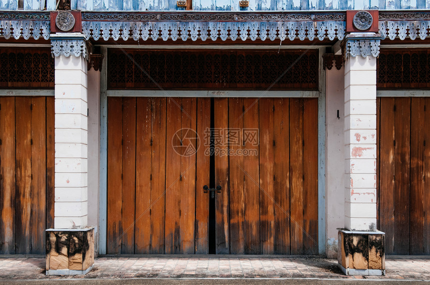 2013年8eb013年泰兰的歌唱khla泰兰古老的中华裔族殖民时期的tyle雕刻木制建筑装饰品在夏季的songkhlagm图片