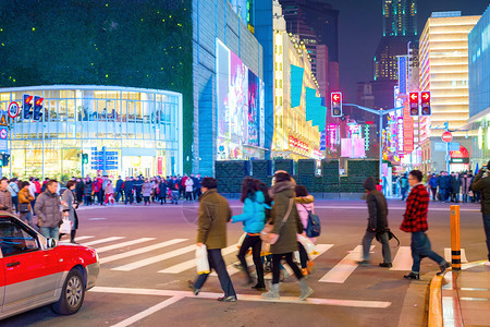 上海购物街的的路口背景图片