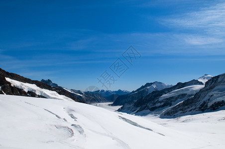 欧洲雪山脉瑞士的欧洲顶峰雪山脉图片