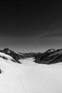 欧洲雪山脉瑞士的欧洲顶峰雪山脉图片