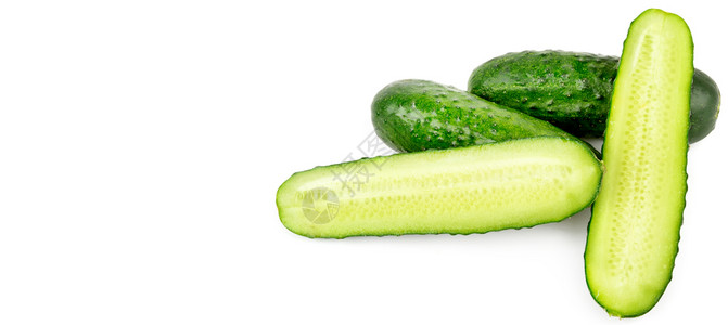 在白背景上隔离的成熟绿黄瓜生素食物免费的文字空间宽广的照片背景图片