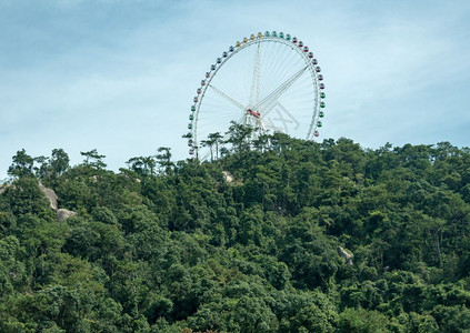 新的主题公园称为幸福世界位于的Xiamen附近的tiazhu山位于tianzhu山顶的feris轮图片