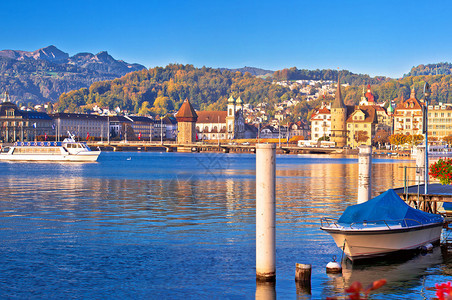 湖水边和港口全景中部瑞士图片