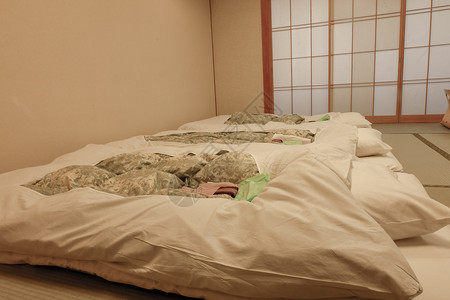 古老的日本式卧室传统日本式卧室也称为ryokan图片