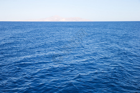 清蓝海水平静的色海水图片