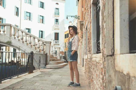 威尼斯的十几岁女孩Italy图片