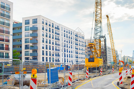 悉尼城市Frankfut德国市区建筑工地的挖掘机起重和建筑设备背景