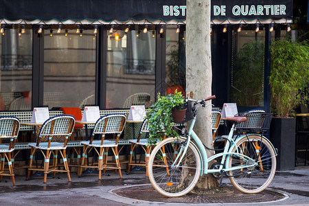 2018年3月日巴黎和咖啡馆街道的美景图片