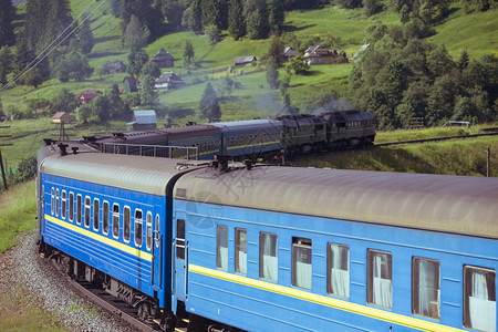 在喀尔巴阡山的火车上沃罗赫塔乌克林图片