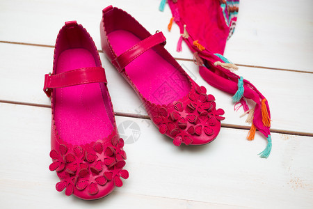 粉红鞋和围巾图片