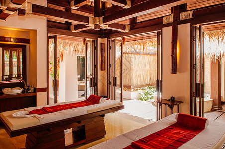 2014年3月8日KrabiThlndAsianth热带健康水疗概念带有按摩床的SPa房间以及Thai岛热带内装饰图片