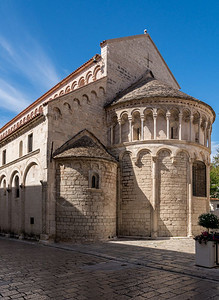 克罗地亚扎达尔古镇的圣克里索戈努斯教堂克罗地亚扎达尔老城的圣克里索戈努斯教堂图片