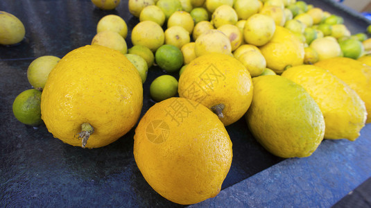 马哈拉施特邦的Satr马哈拉施特邦农场新鲜柠檬萨塔拉图片