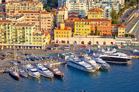 美景丰富多彩的海滨和游艇港口城市法国里维埃拉兰西的阿尔卑斯海滨图片