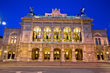 Viena州立歌剧院广场和建筑夜景奥地利首都图片