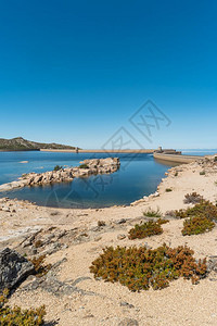 Lagocmprida是最大的湖塞拉达埃斯特雷自然公园Portugal图片