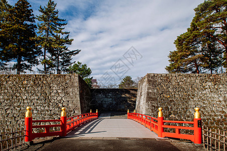 2018年4月日天津水松本天津水川松城堡罗卡巴什红桥和高石墙图片