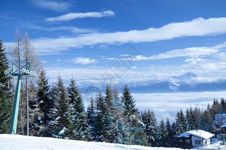 美丽的冬季山地风景图片