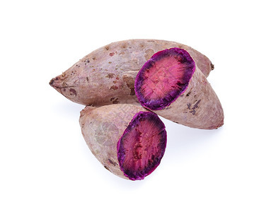 在白色背景上隔离的紫色甘薯图片