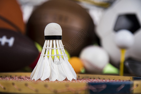 叶海亚遭对手飞身撞击头部，吉达联合后卫朱莱丹直红下场！