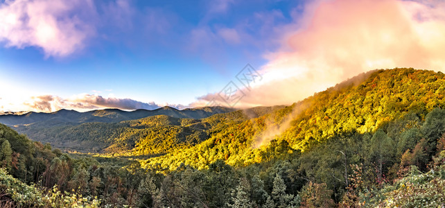 山间美丽的风景图片