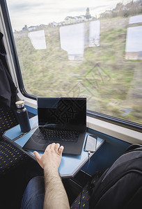商人通勤高速内地列车现代技术和公共交通图片