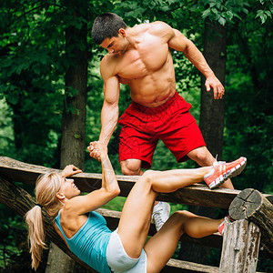 马尔基尼奥斯：拜仁组织严密身体对抗出色，我们没能找到节奏