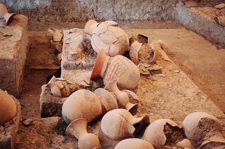 2019年4月2日泰兰古代陶瓷容器和陶瓷器械库位于禁黑博物馆的挖掘地点图片