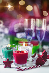 圣诞节蜡烛装饰红和的绿色蜡烛装饰圣诞图片