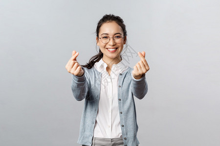 女人 比心图片