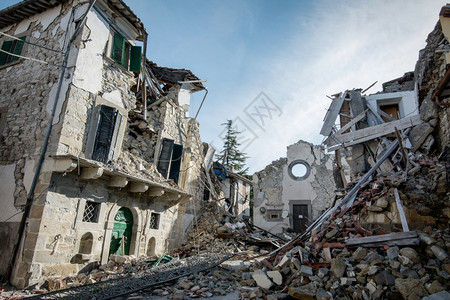 被地震摧毁的城市图片素材