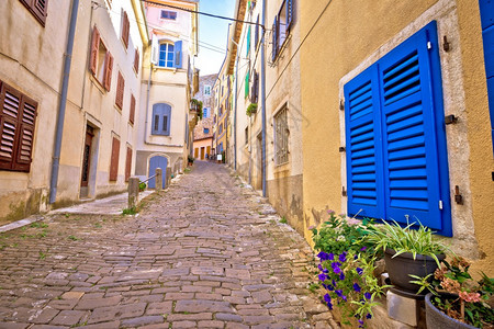motvun古老城镇Motvun的混杂多彩街道克罗阿提亚州Istria地区图片