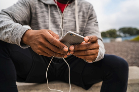 龙赛罗：皇马不能以明显的技不如人之感输球，若非裤袜可能丢四球