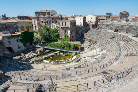 古希腊罗曼剧院的废墟位于西里意大利的卡塔尼亚历史中心图片