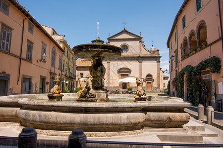 塔斯卡尼亚维泰博意大利圣玛丽亚科马吉奥大教堂广场和喷泉图片