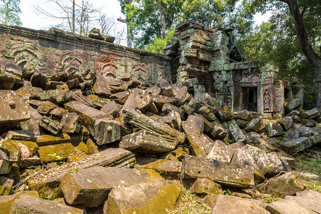 塔普罗姆寺庙的废墟是夏日Cambodi的夏日Semsar的复杂Agkorwat古寺图片